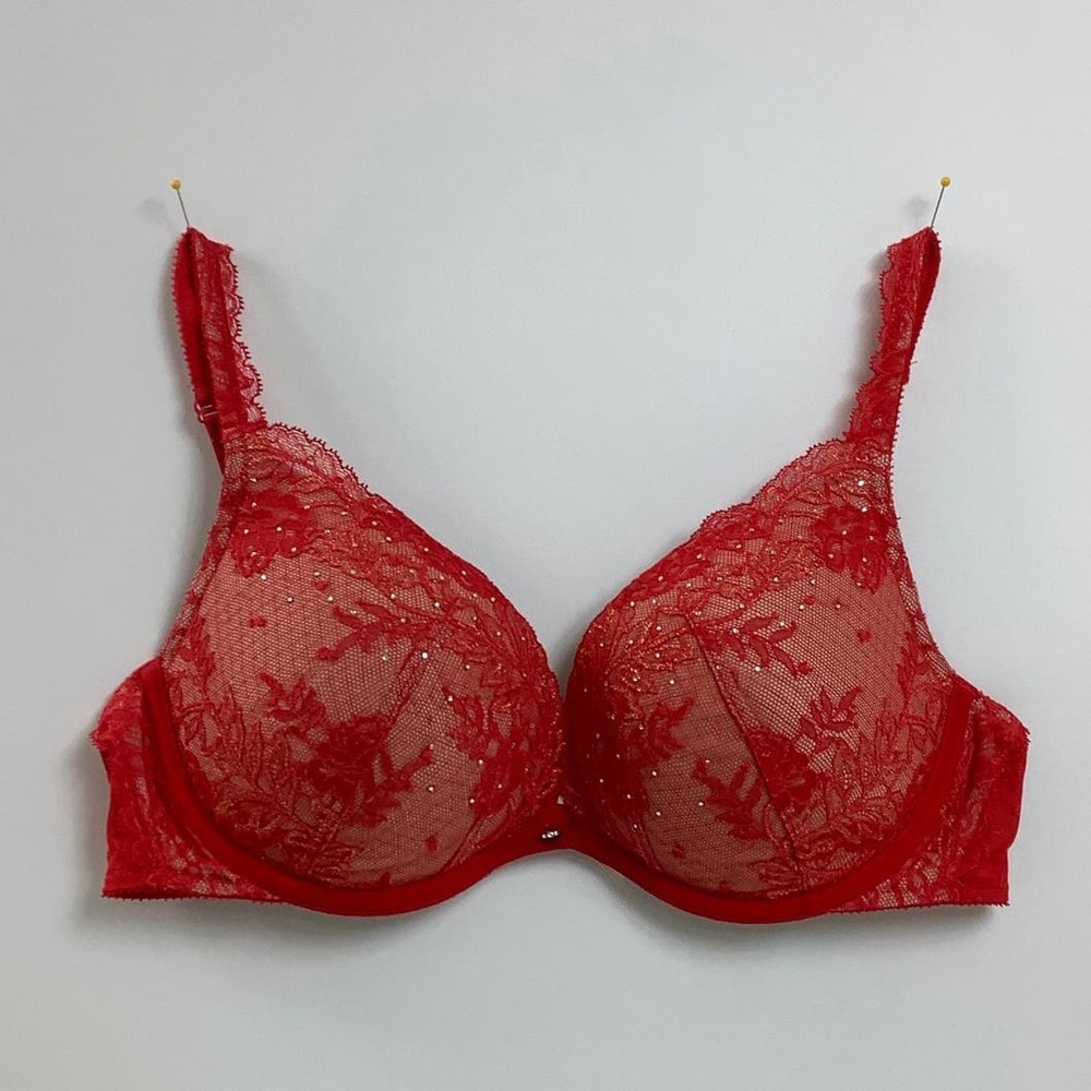 Victoria’s Secret Push Up Crystals & Shimmer Red / Nude Lace bra SZ 38C EUC